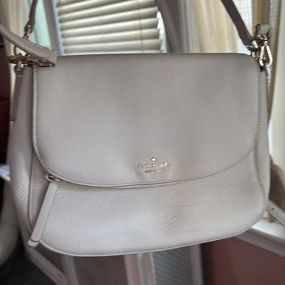 Kate Spade Run Around Large Flap Crossbody with Bonus Shoulder Stap. - Picture 2 of 12